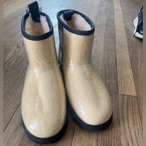 New Waterproof Uggs without box